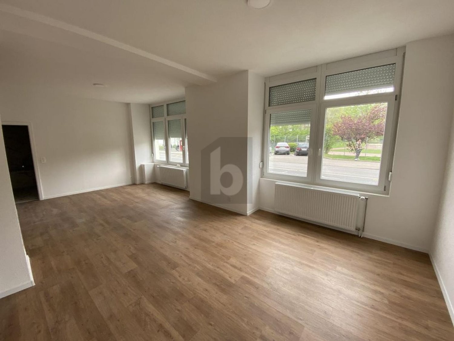33 rooms multi family house, photo 2 of 4
