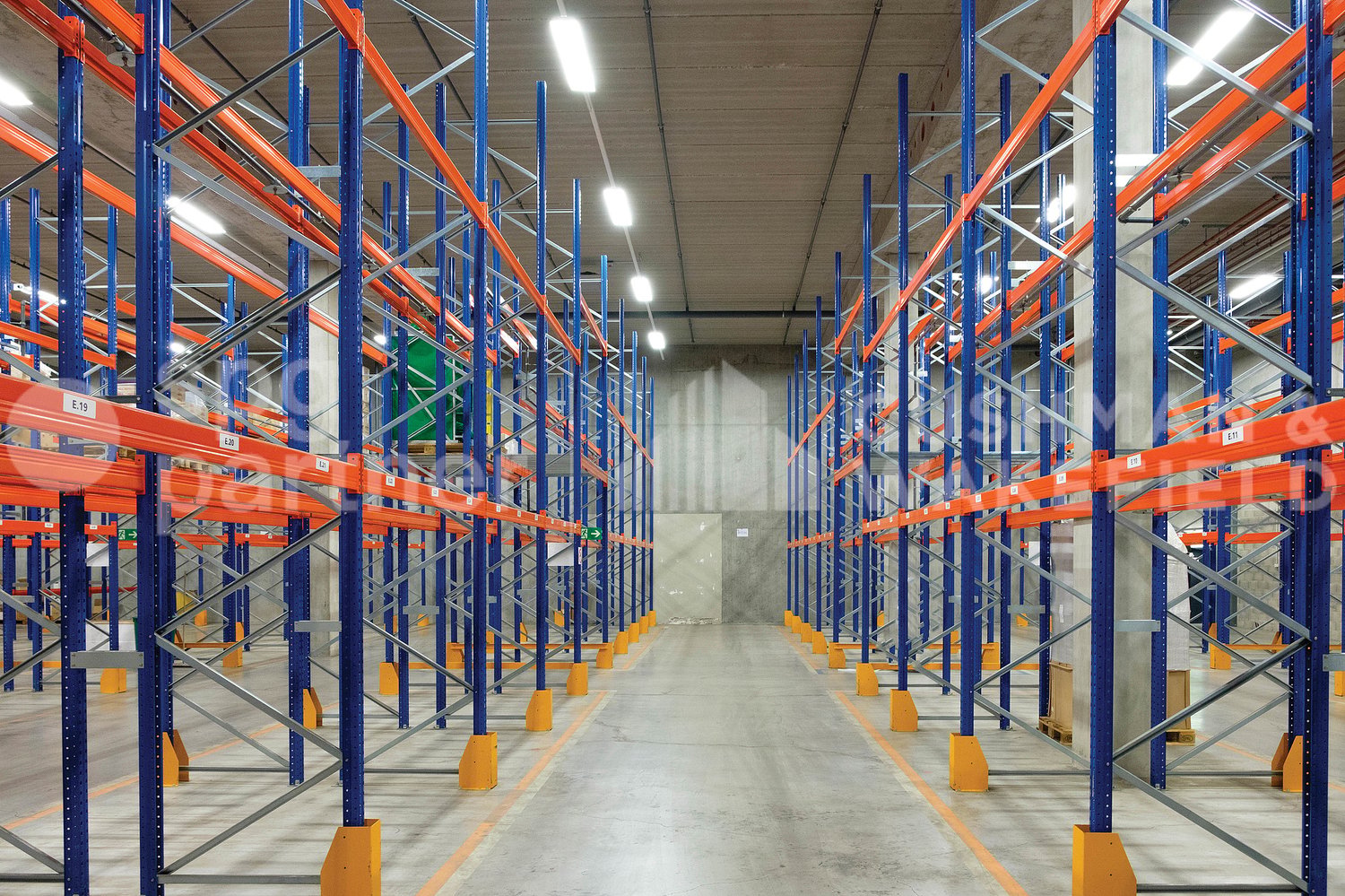 600m² storage room, photo 6 of 10