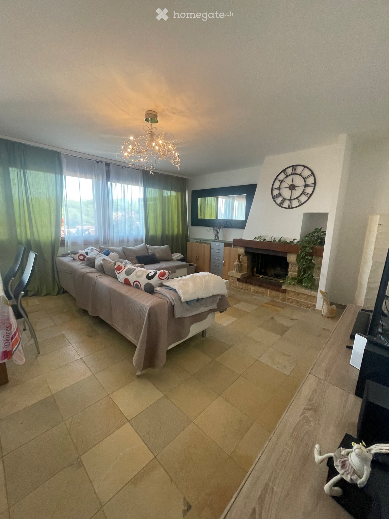 5 rooms apartment