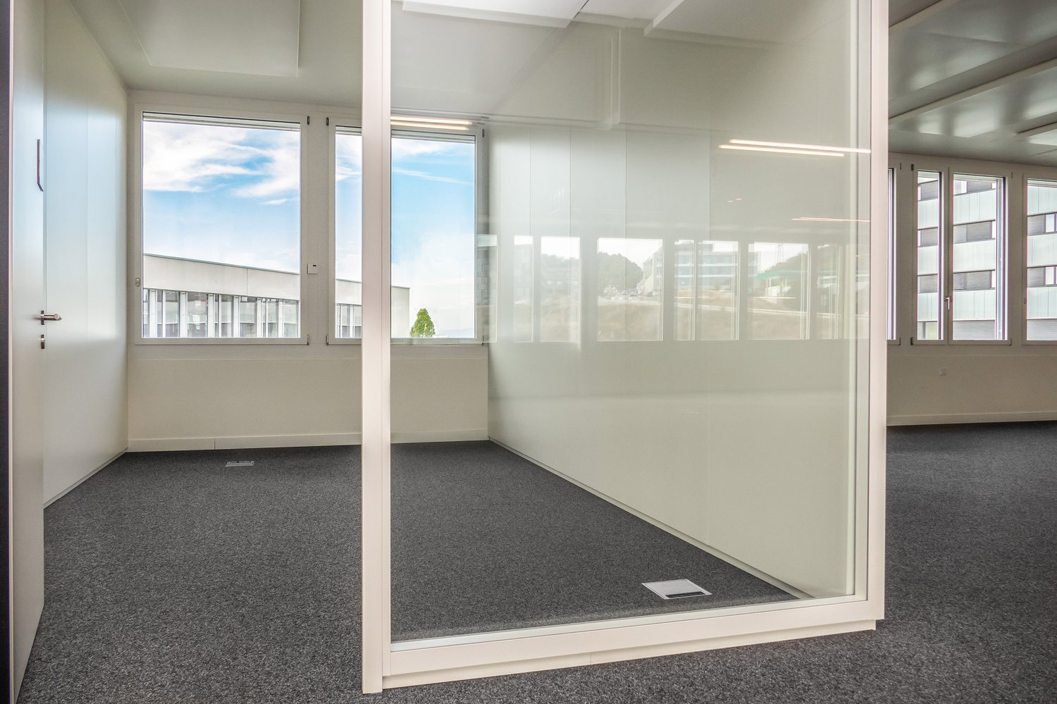 1424m² office, photo 7 of 10