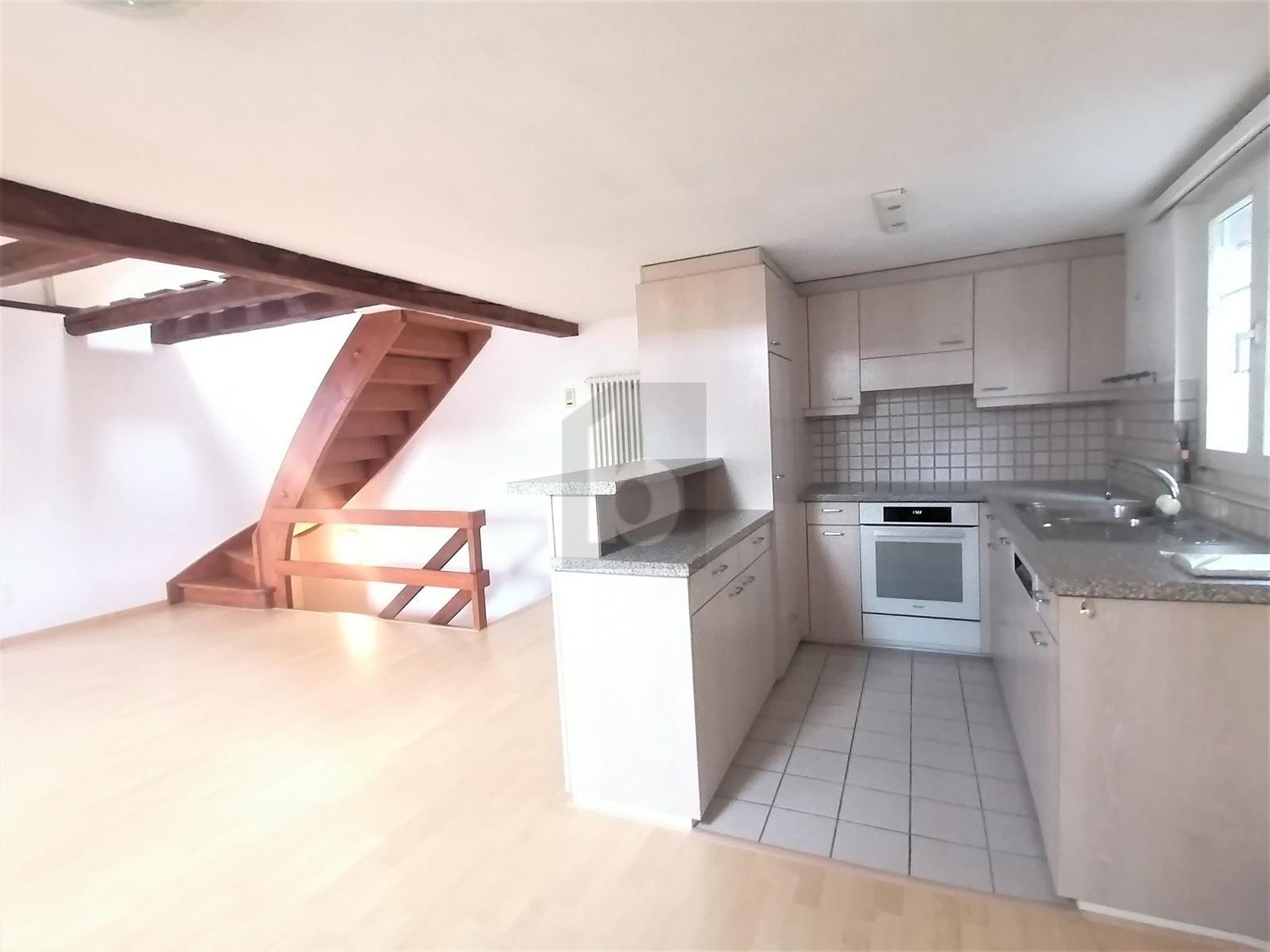 2 ½ rooms roof flat
