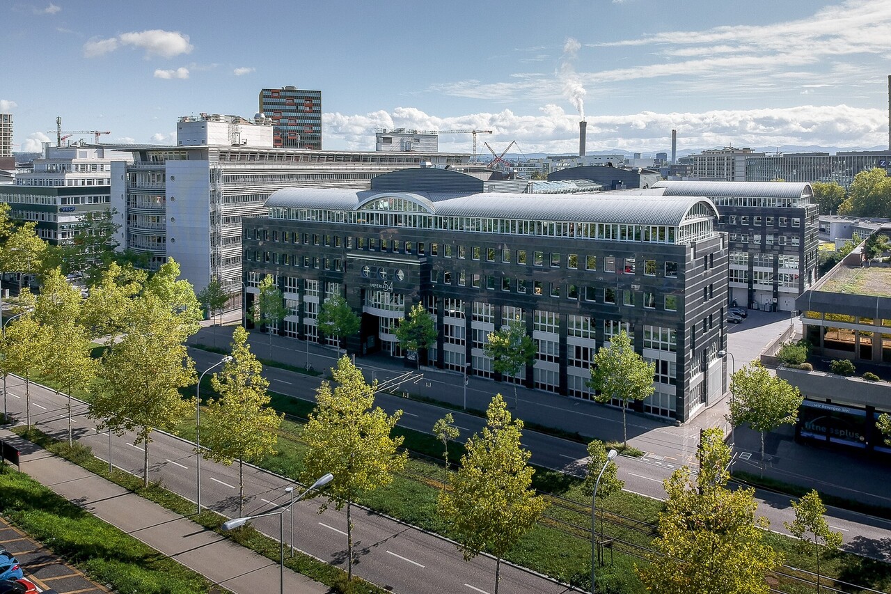 351m² office, photo 2 of 10