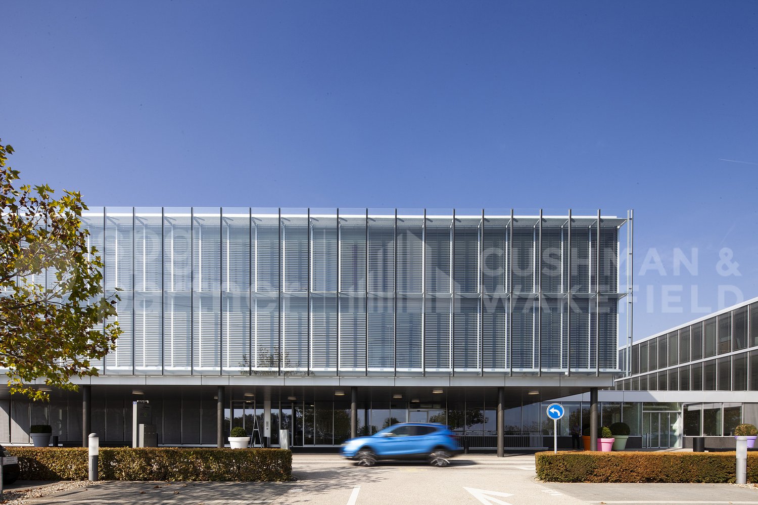 5000m² office