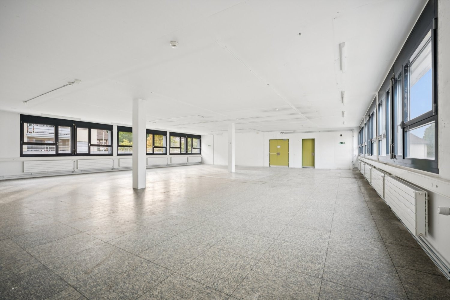 250m² commercial