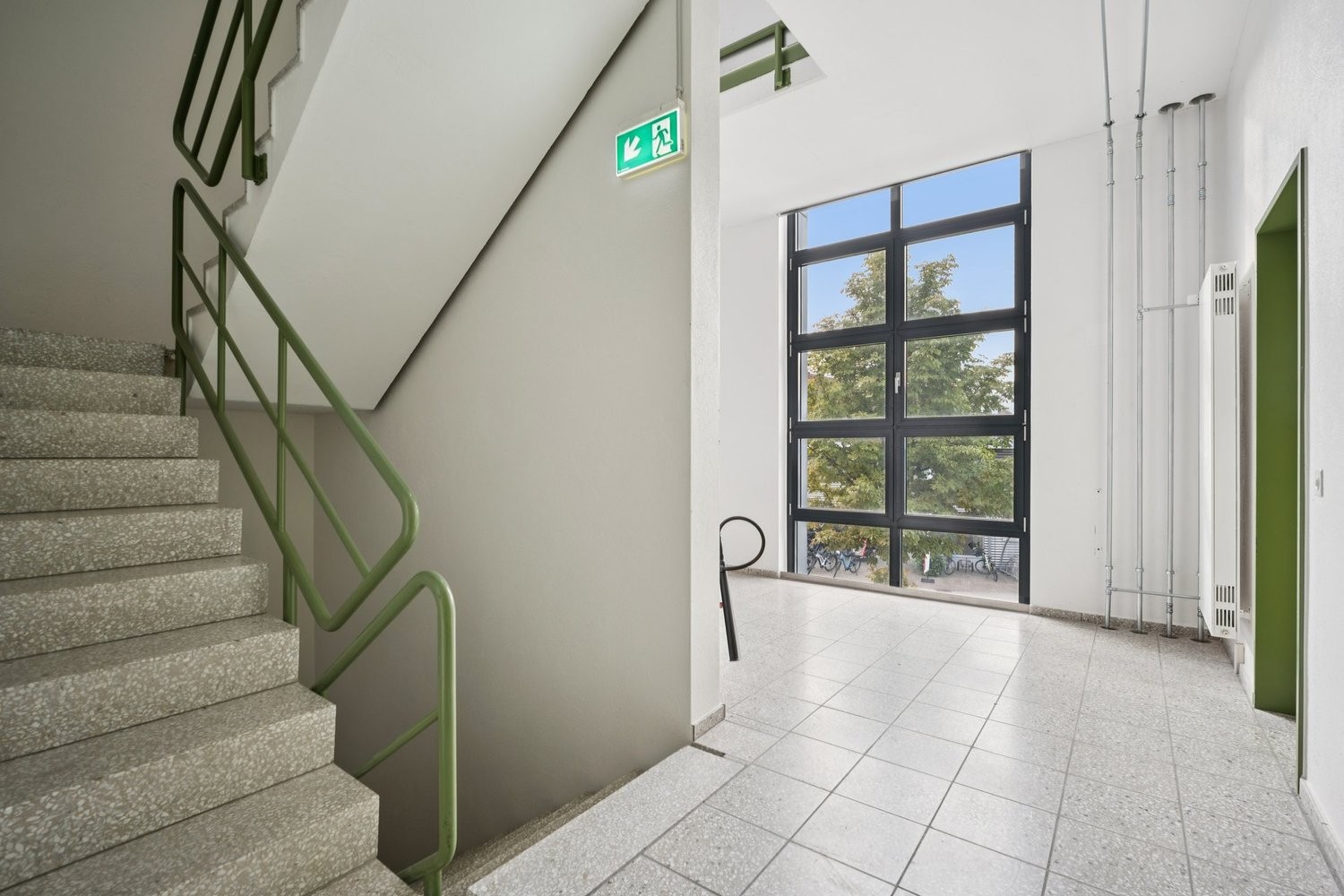 250m² commercial