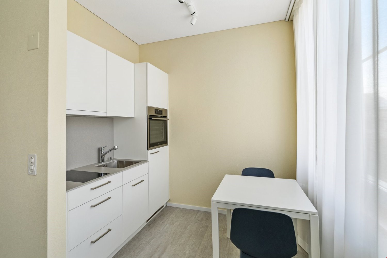 1 room furnished flat