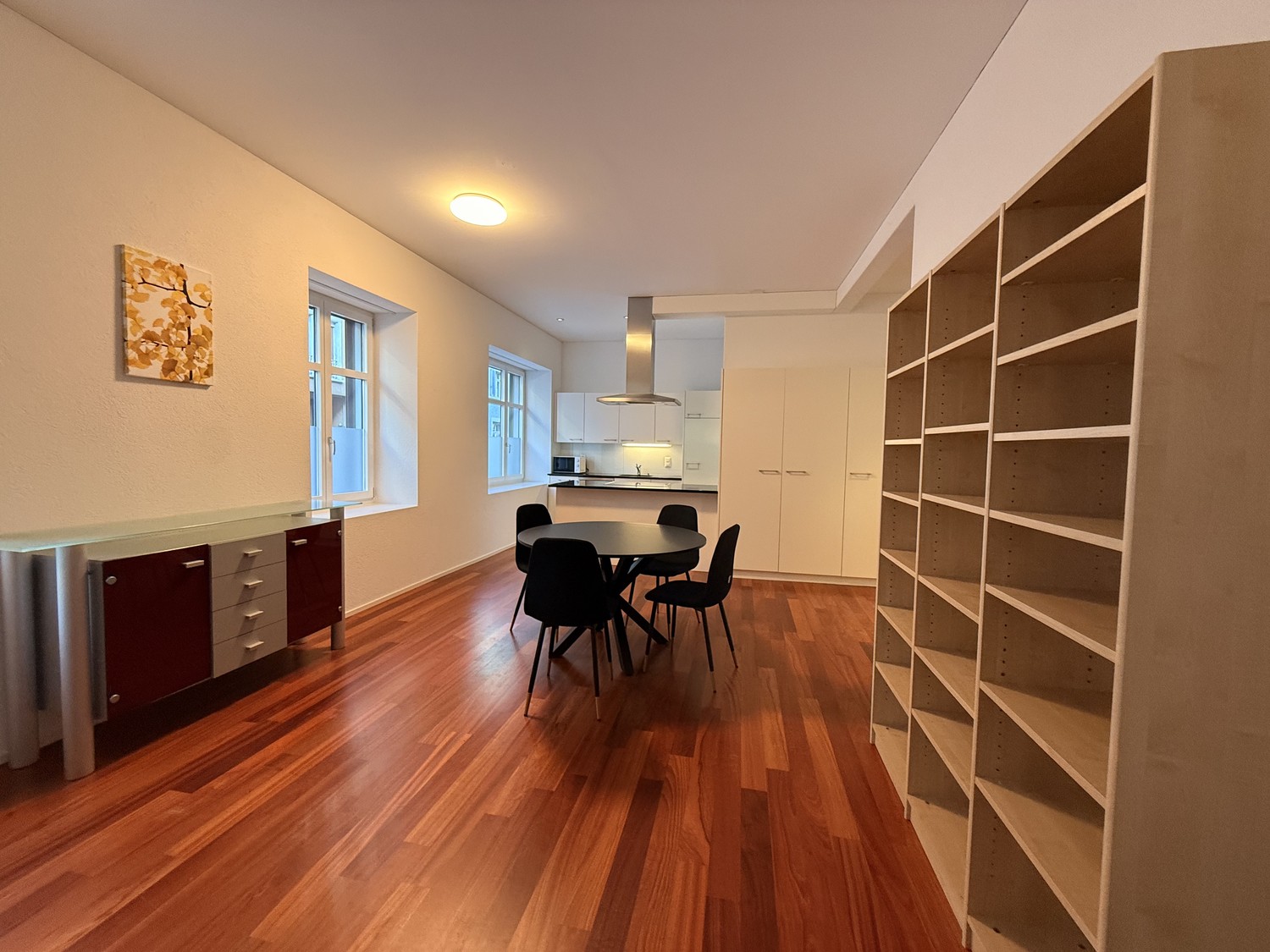 Apartment, photo 2 of 6
