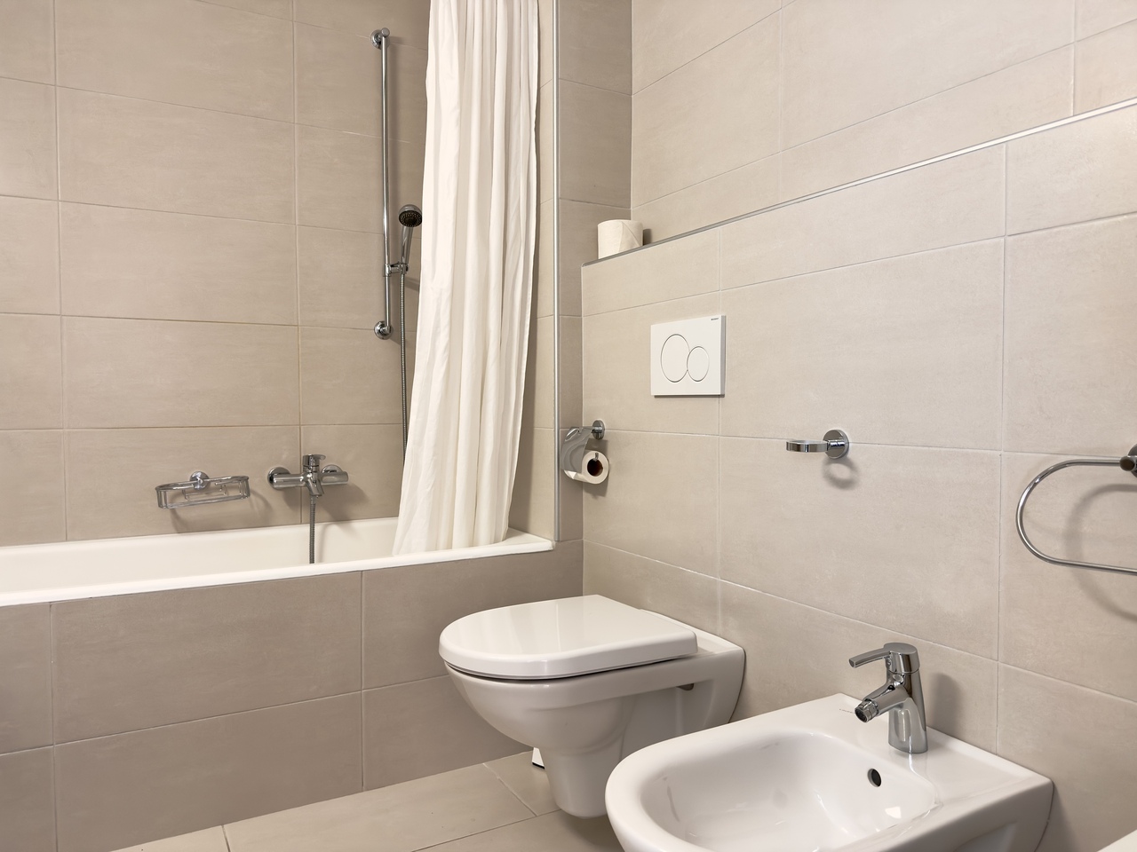 5 rooms apartment