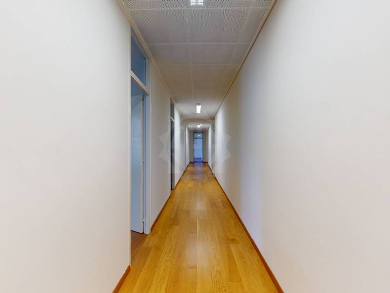 432m² office, photo 3 of 10