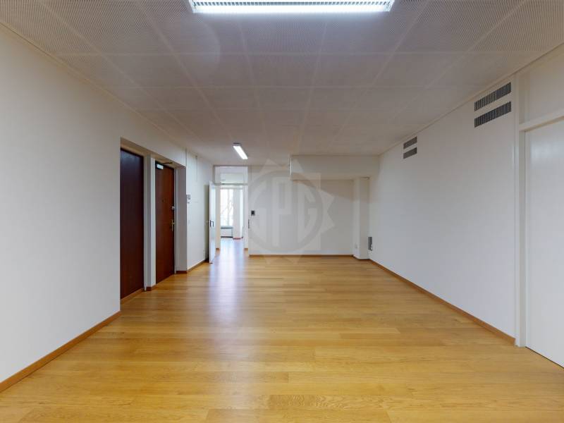 432m² office, photo 2 of 10