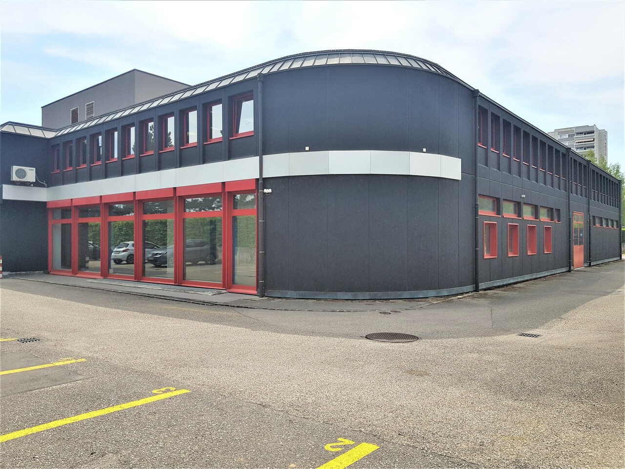 240m² commercial