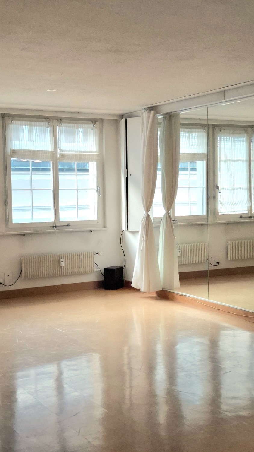 Commercial, photo 3 of 3