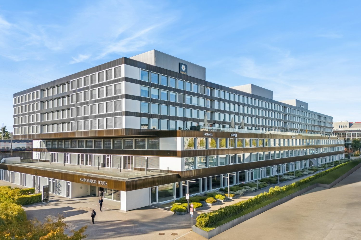 1183m² office, photo 1 of 10