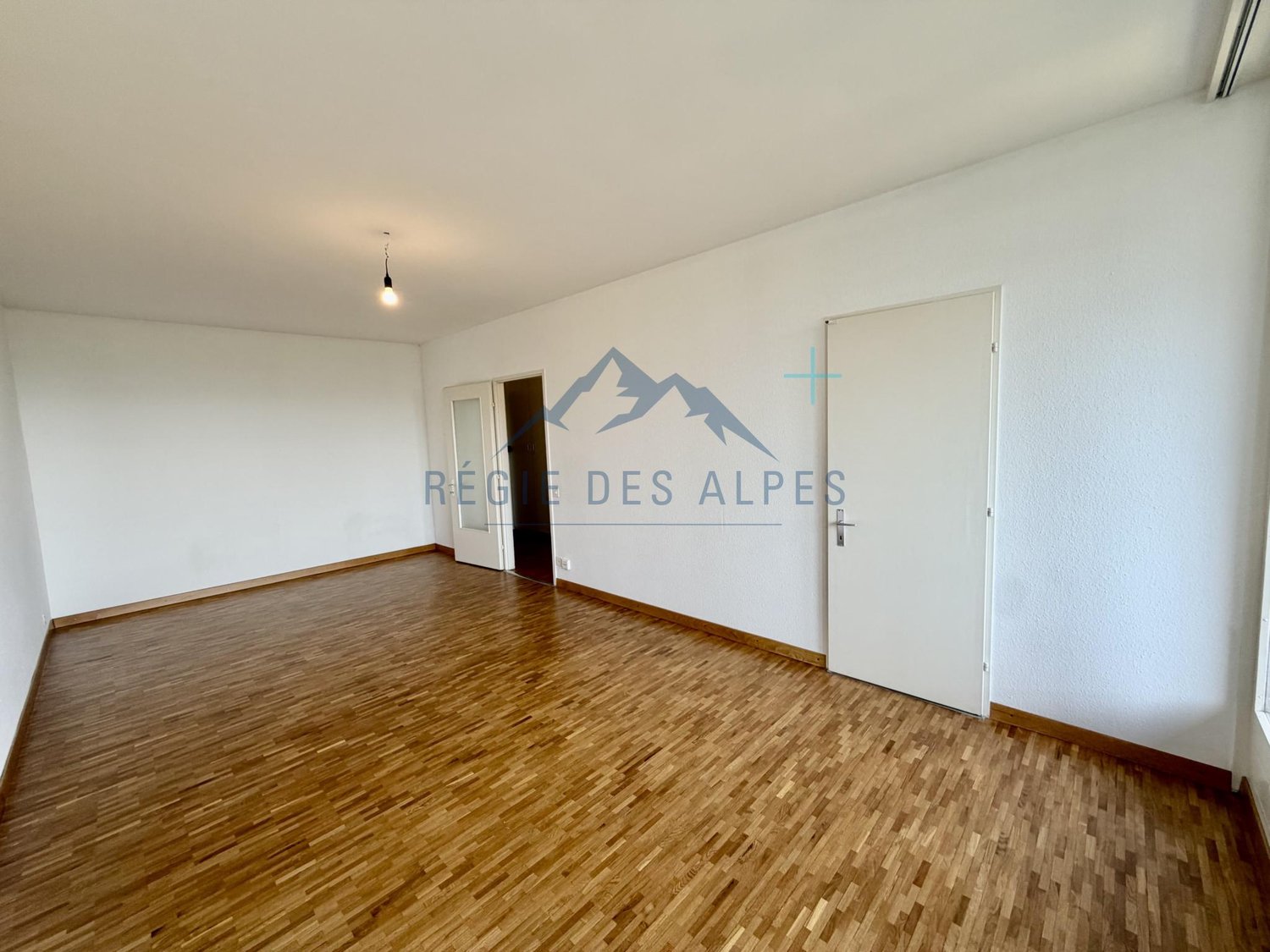 3 rooms apartment, photo 3 of 8