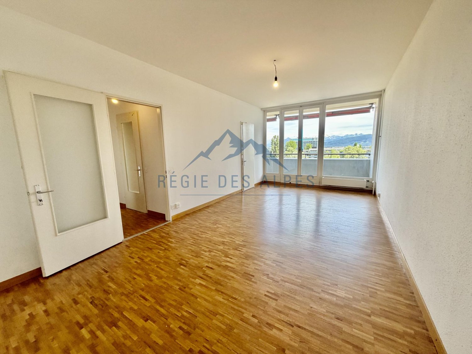 3 rooms apartment, photo 2 of 8