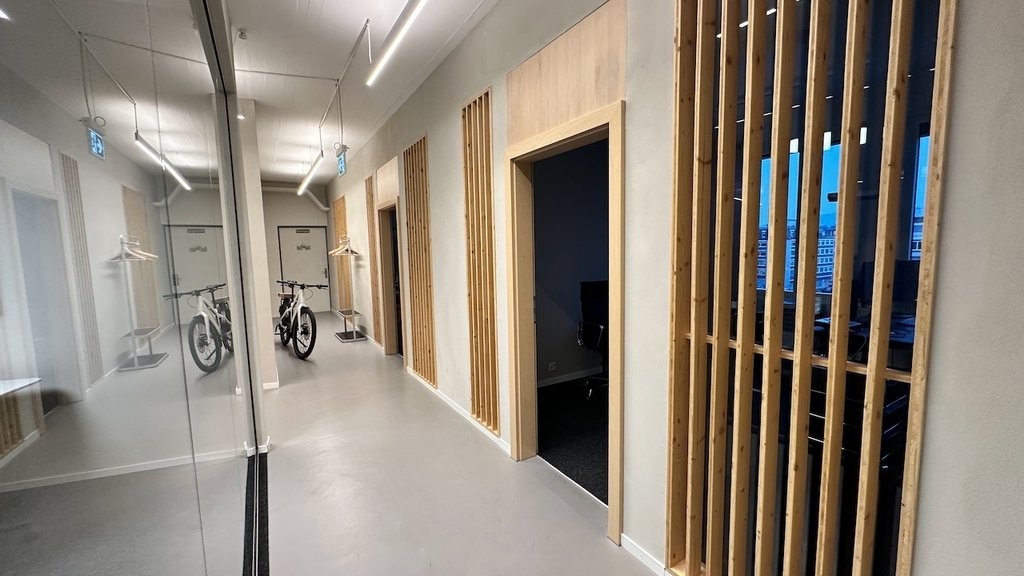 872m² commercial, photo 2 of 6