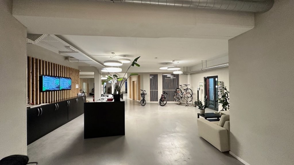 872m² commercial, photo 6 of 6