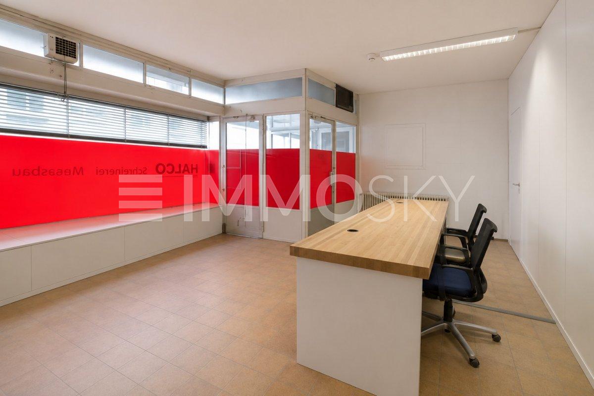 287m² shop, photo 2 of 7