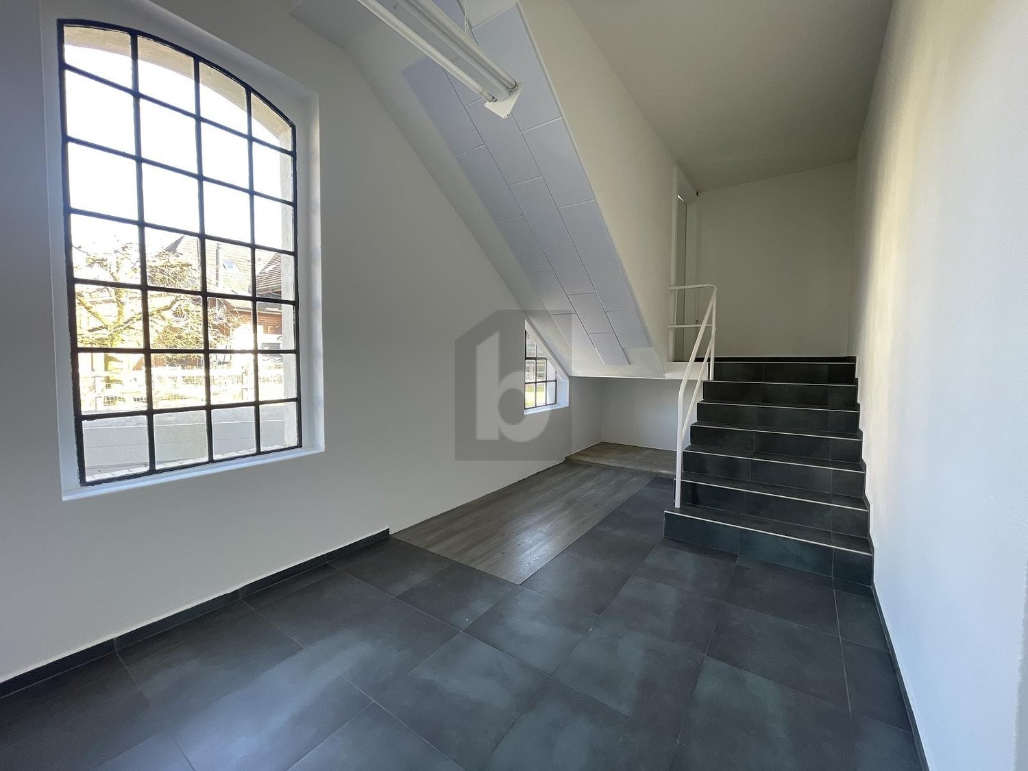 100m² office, foto 1 di 4