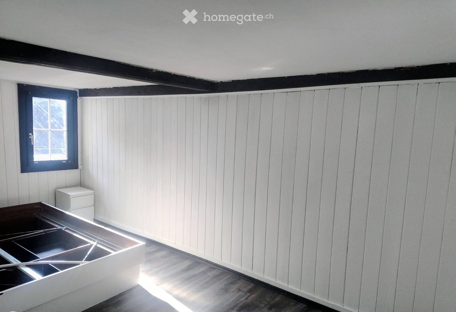 1 room single room

Available immediately, room for rent!   
incl. water, electricity and internet   
In the beautiful village center of Schwanden GL   
Shopping facilities, post office, train station... in the immediate vicinity