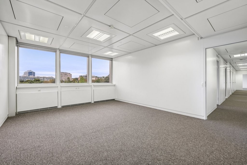 161m² office