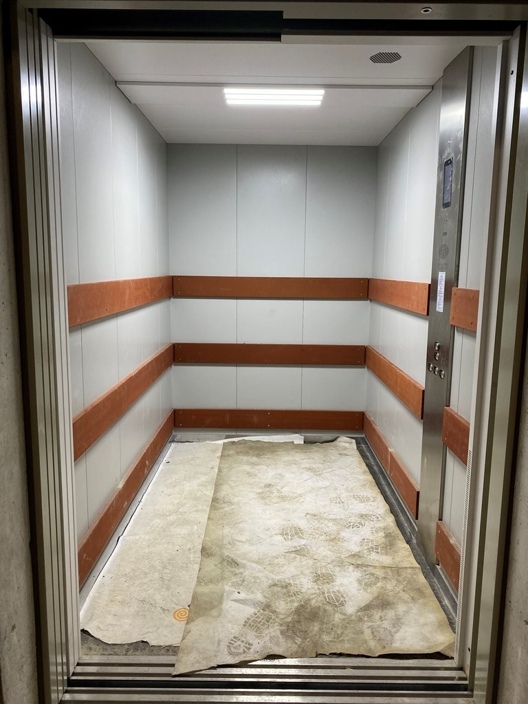 66m² storage room