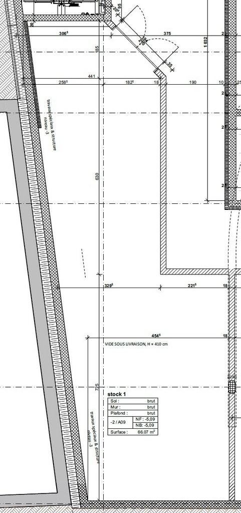 66m² storage room