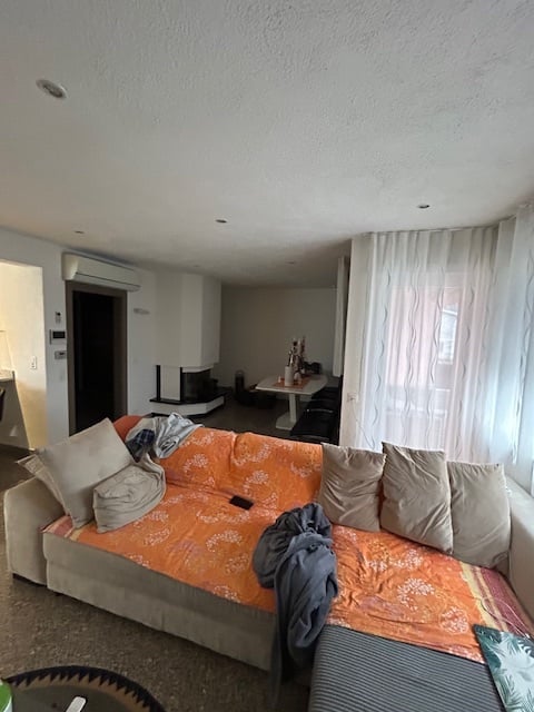 6 rooms apartment