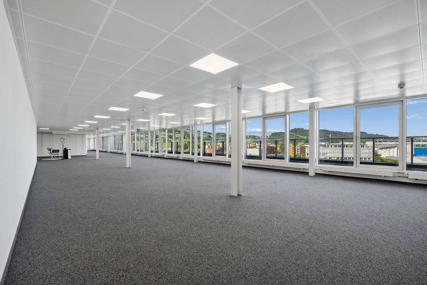 386m² office, photo 3 of 9