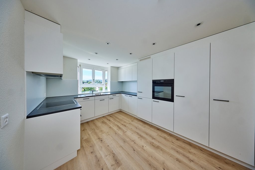 5 rooms apartment