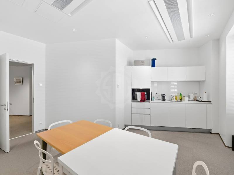 960m² office, photo 10 of 10