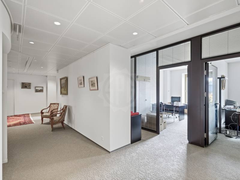 960m² office, photo 8 of 10