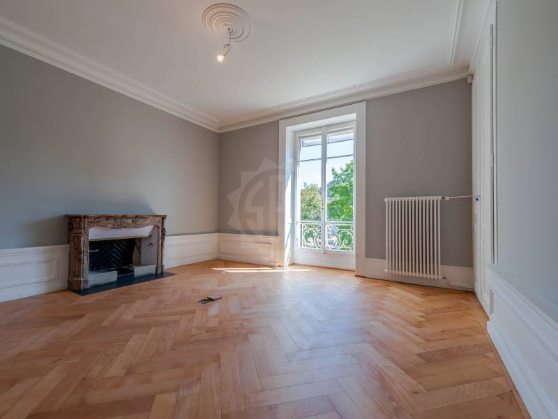 579m² office, photo 5 of 9