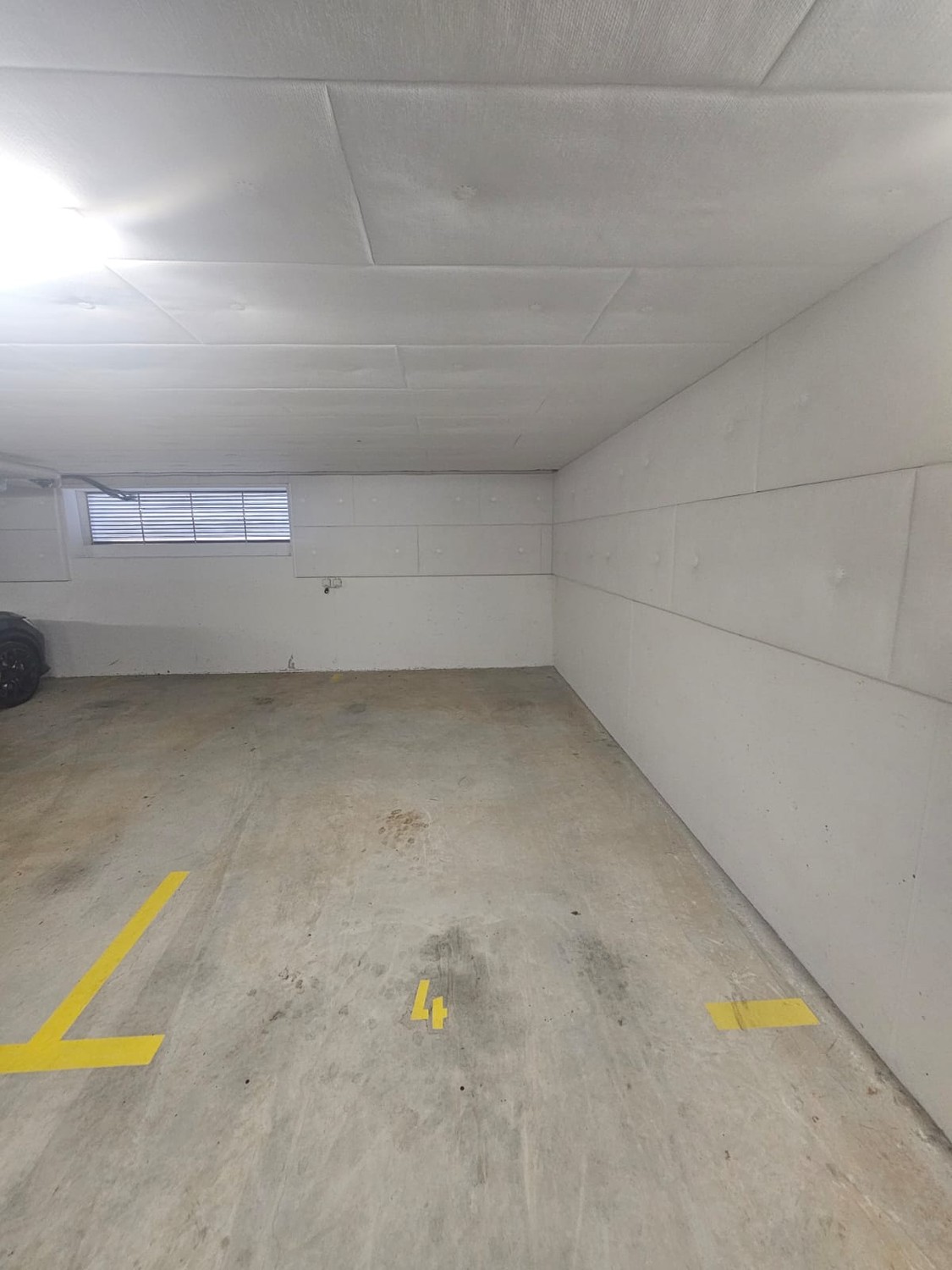 Open slot, photo 3 of 5
