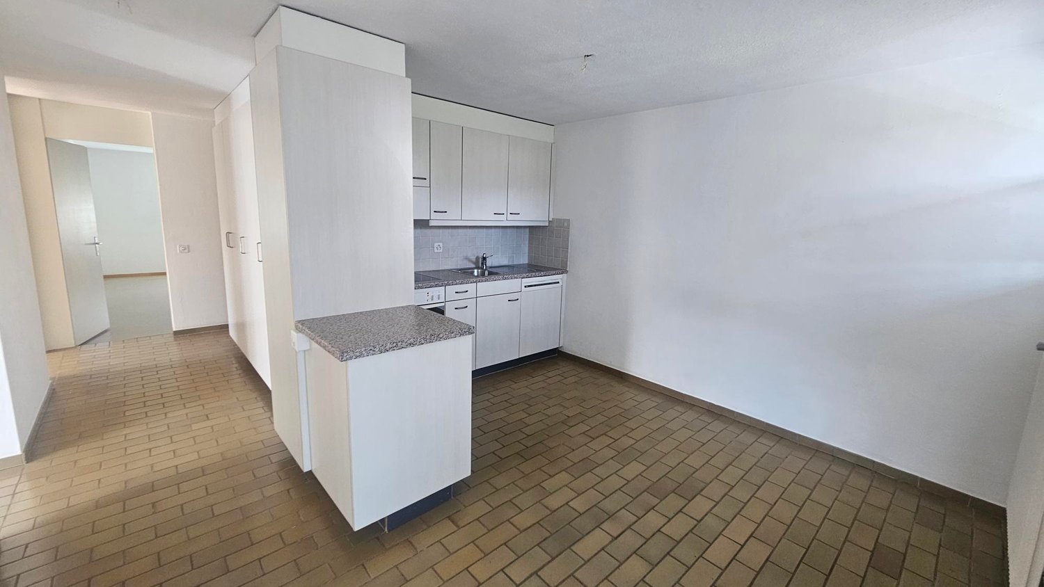 4 rooms apartment, photo 3 of 8