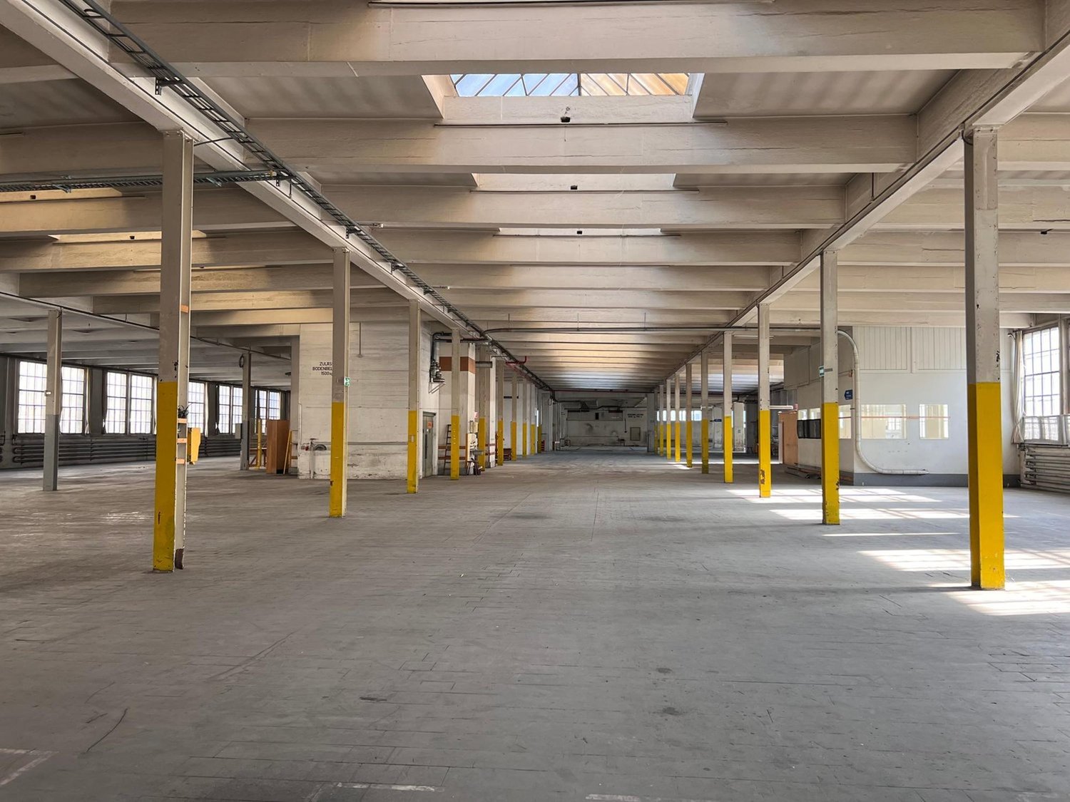 2362m² commercial, photo 1 of 2