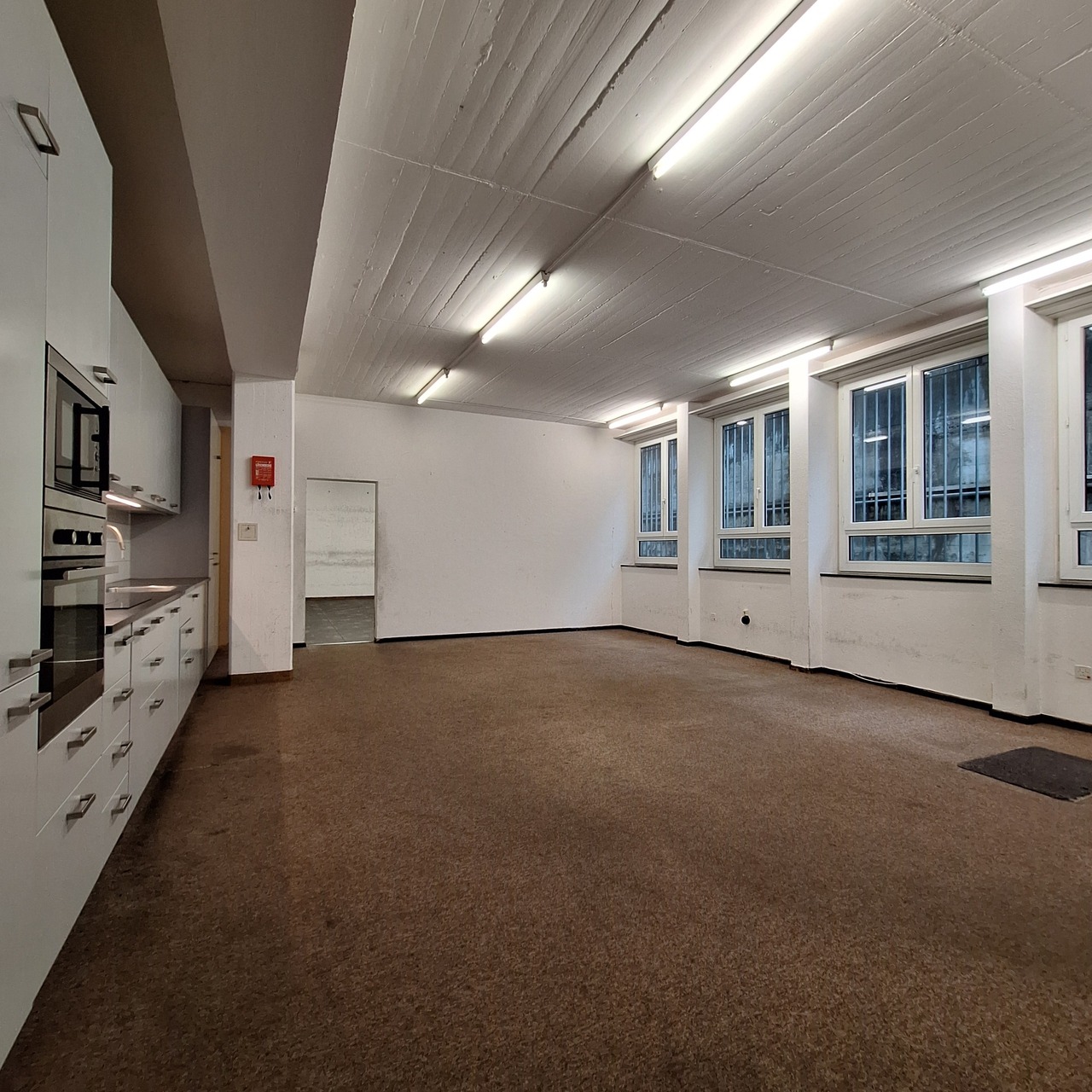 241m² commercial