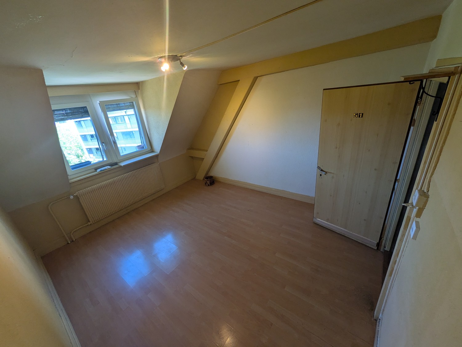 1 room single room, photo 1 of 7