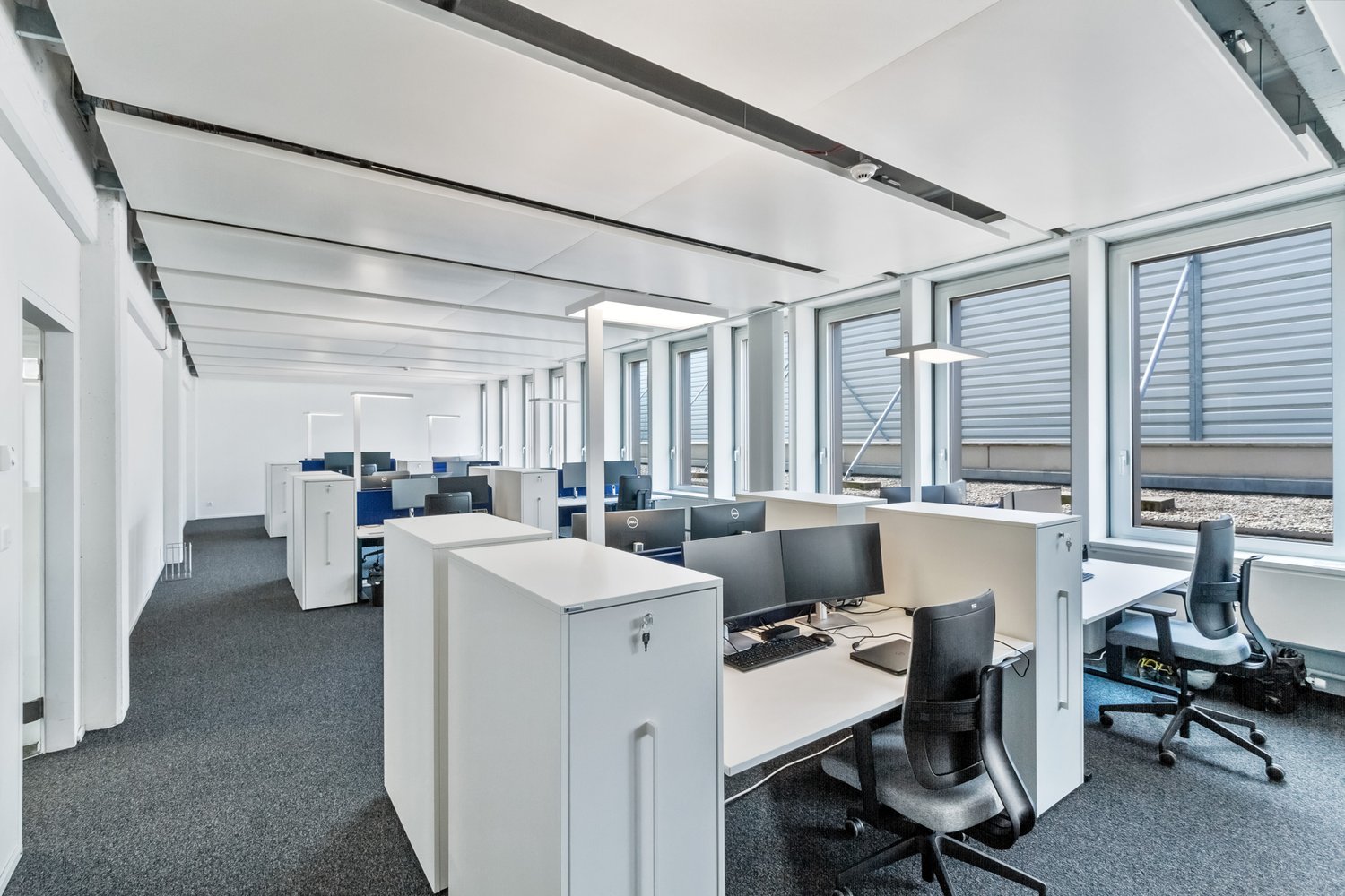 805m² office
