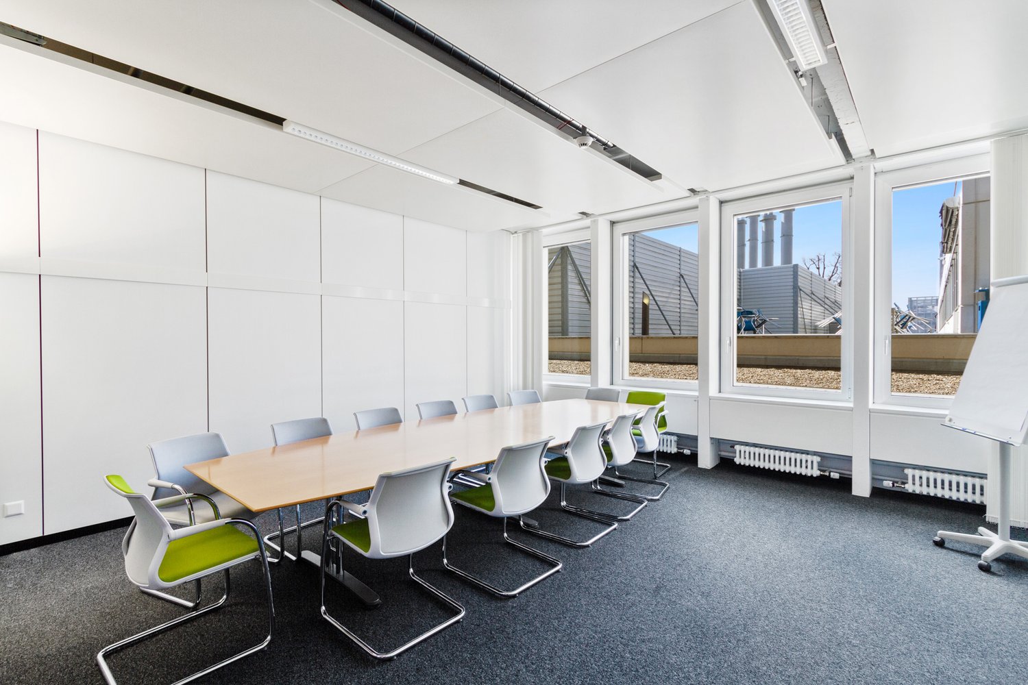805m² office