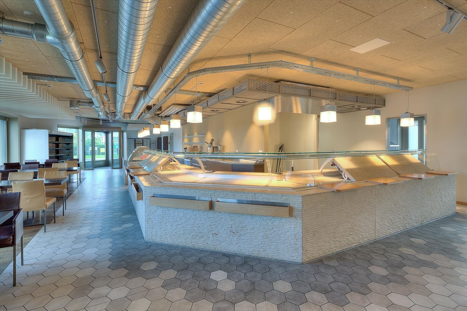 124m² commercial, photo 3 of 7