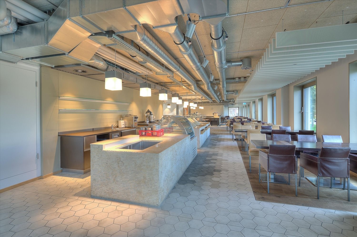 124m² commercial, photo 2 of 7