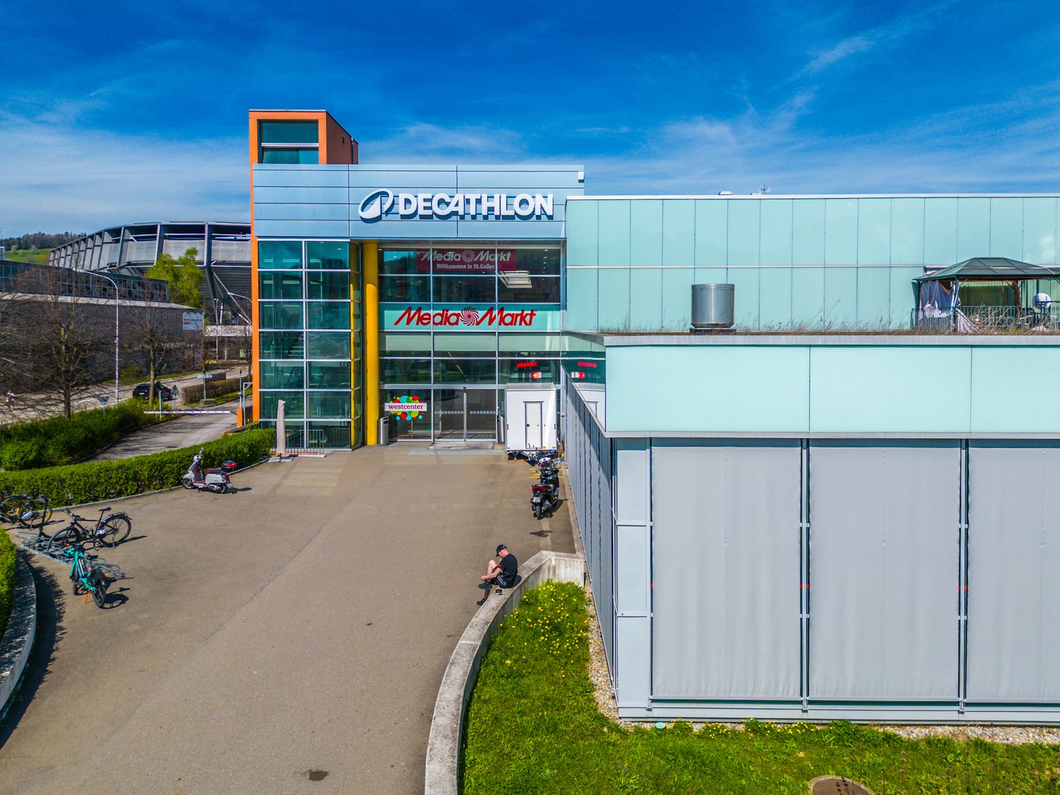 375m² shopping centre, photo 1 of 8