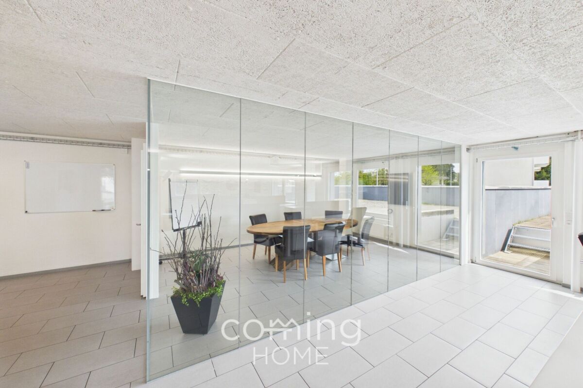 230m² commercial, photo 2 of 10