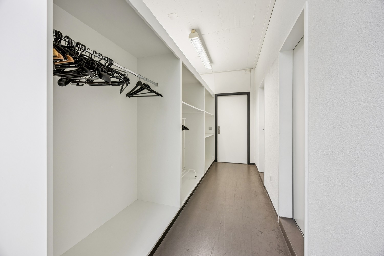 269m² commercial