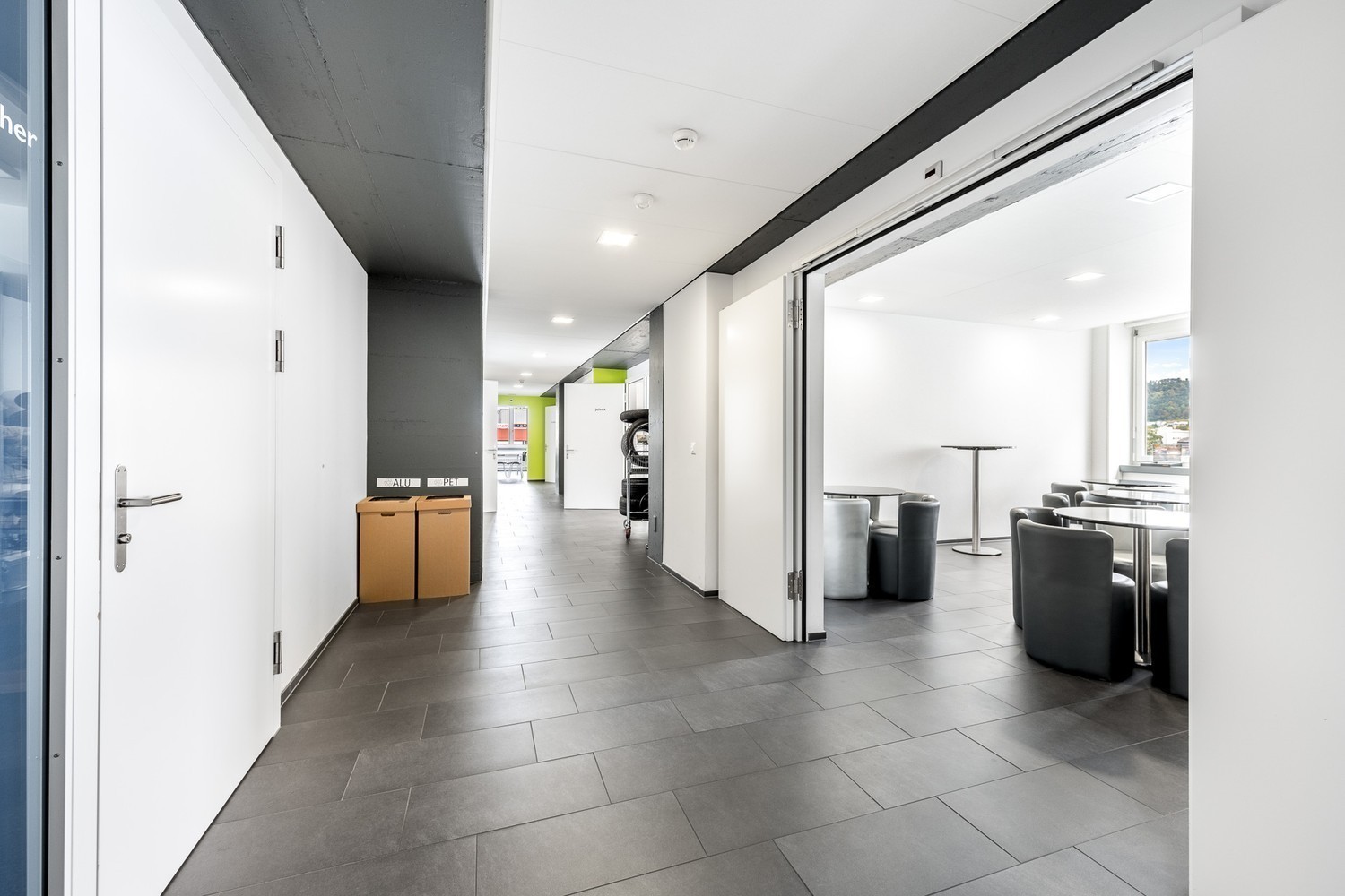 350m² office, photo 6 of 9