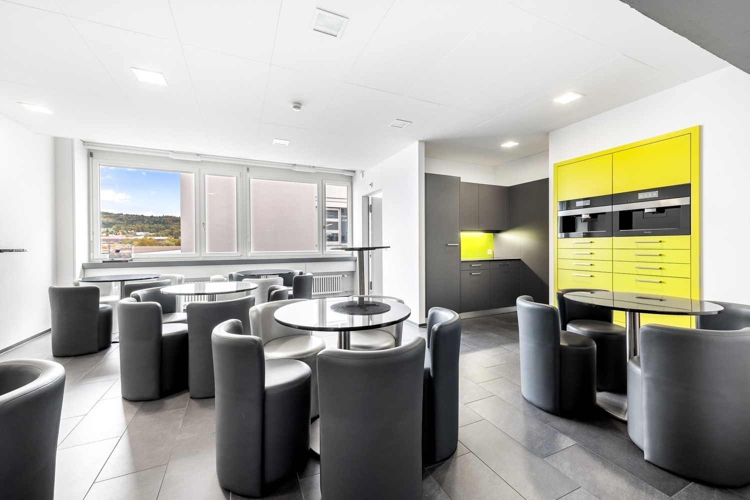 350m² office, photo 7 of 9