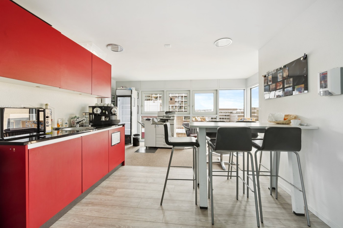 635m² office, photo 8 of 10