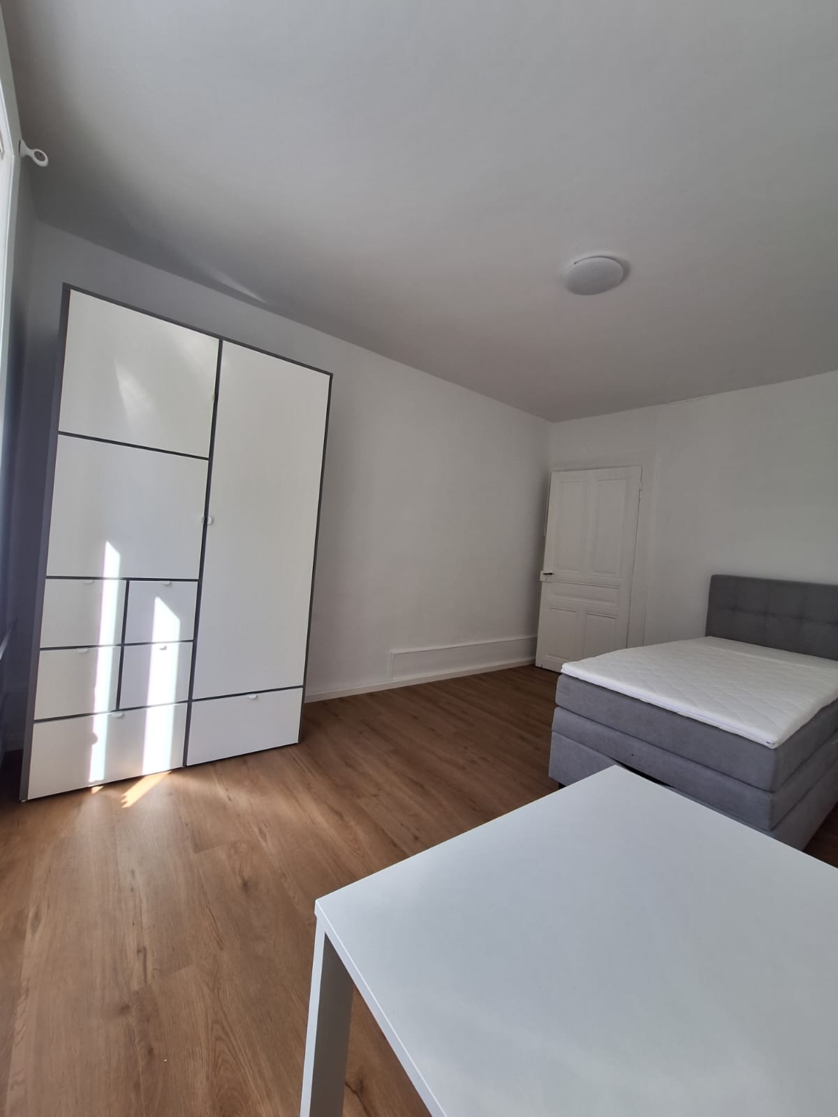 1 room single room