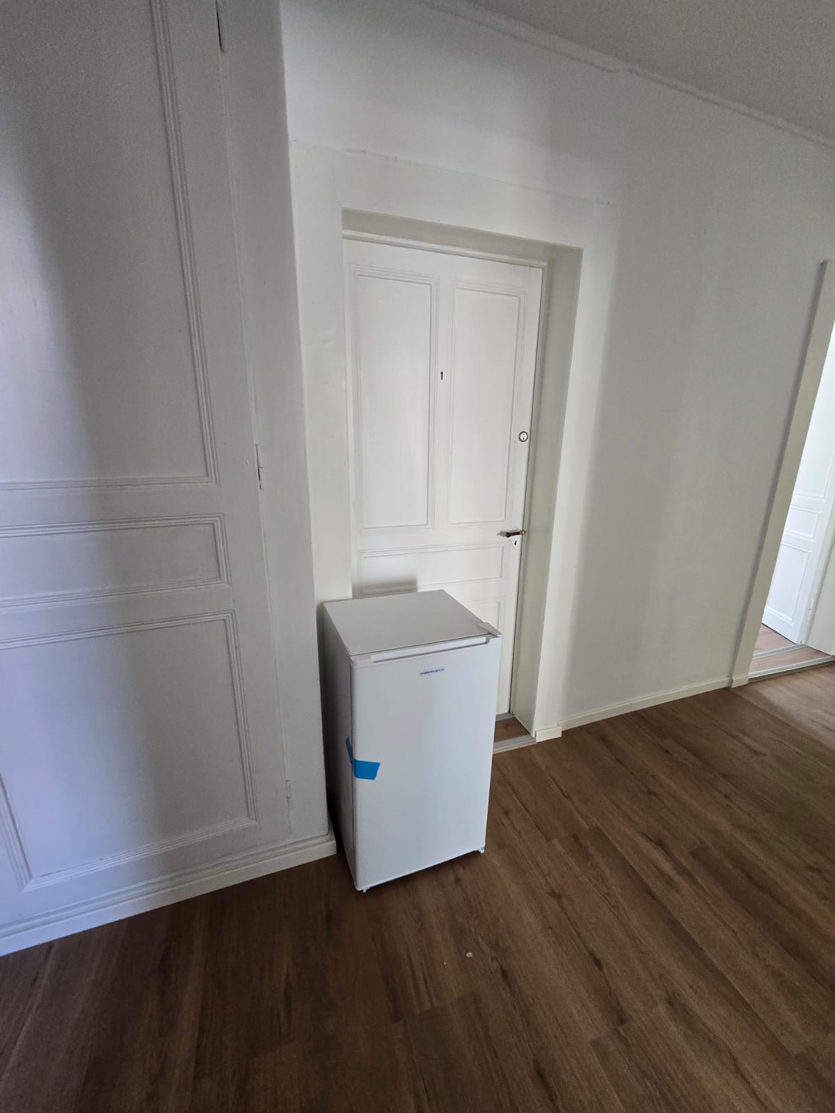 1 room single room
